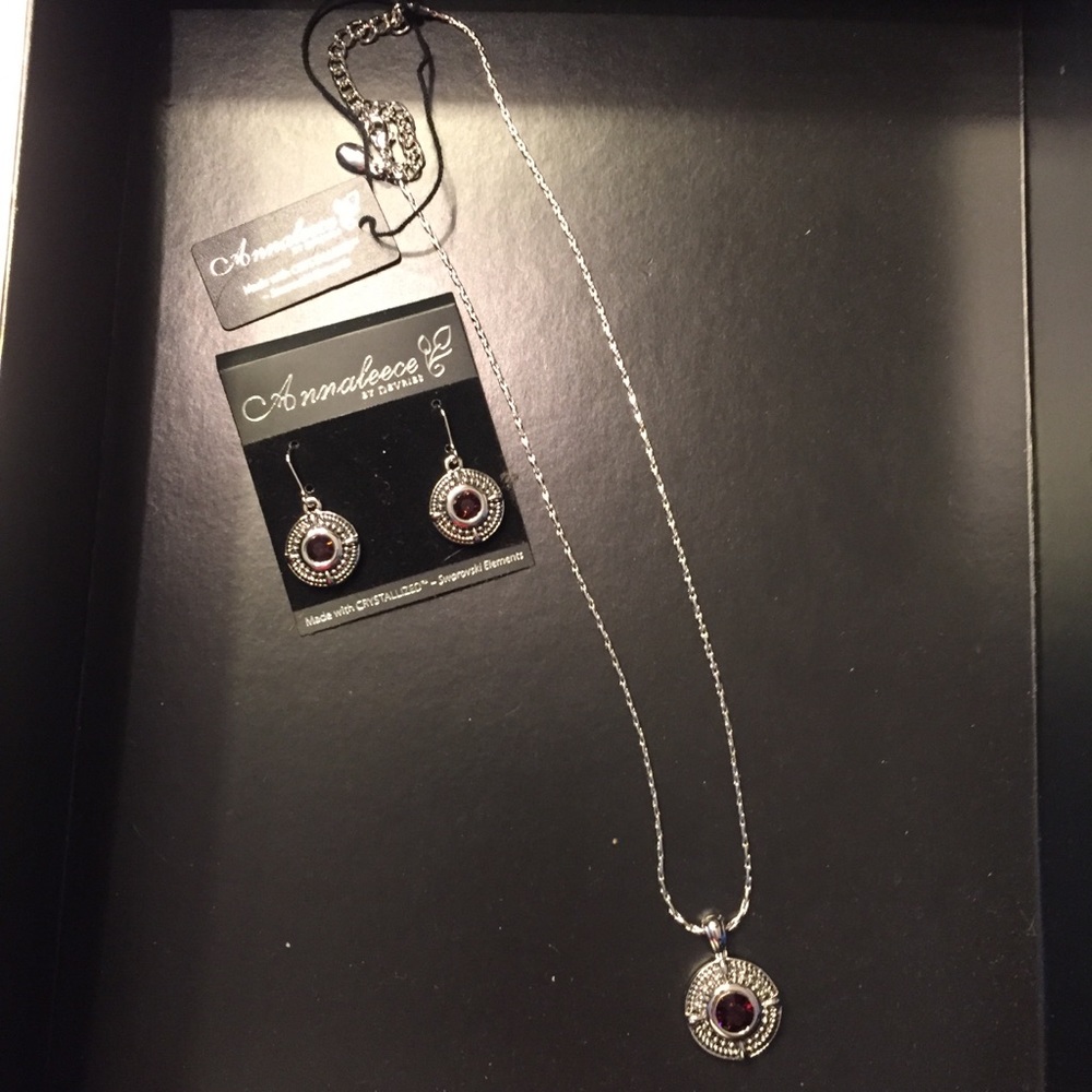 Annaleece by Devries Necklace snd Earrings set